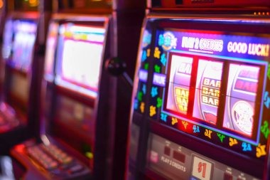 No-commission baccarat table and payout structure